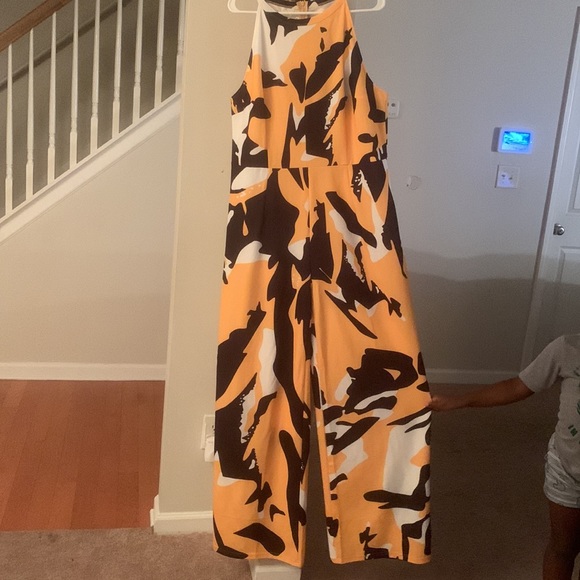 Rumper/Jumpsuit - Picture 2 of 2